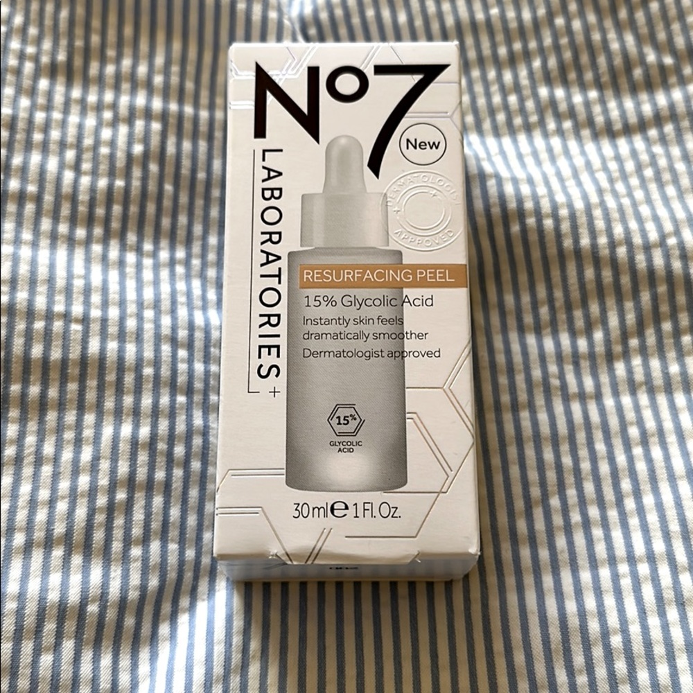 💕NIB No7 Laboratories Resurfacing Peel💕